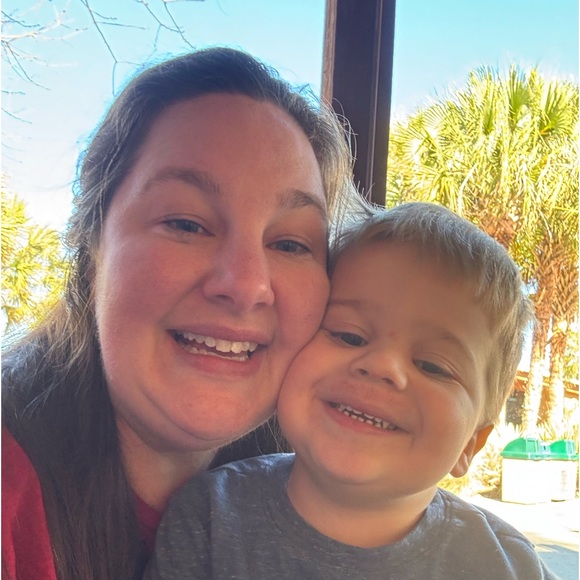 Meet your Posher, Beth - Picture 1 of 1